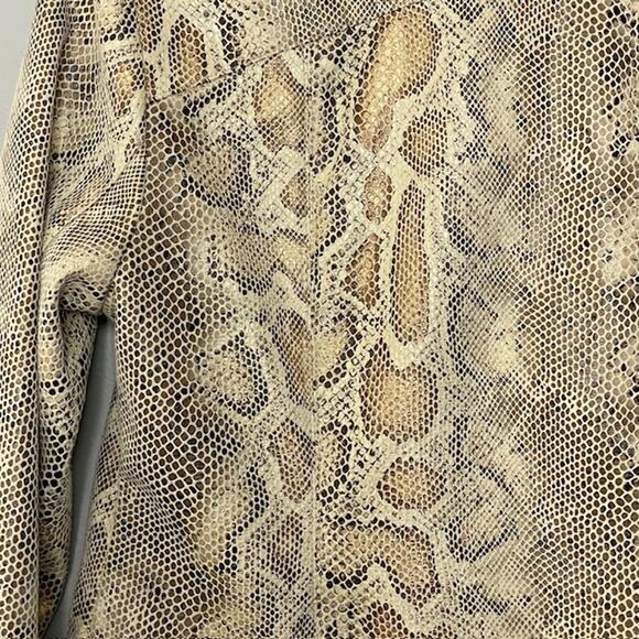Ruby Red Cream Tan Snakeskin Print Moto Jacket Size 10 Neutral Mock Turtle - Picture 8 of 9